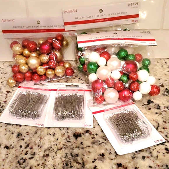 CHRISTMAS DELUXE FILLER & HOOKS - Picture 1 of 4